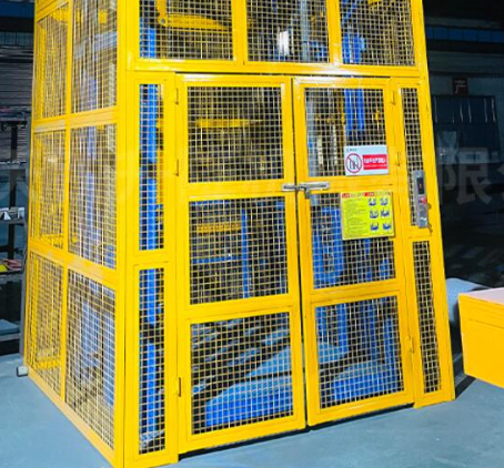 腾冲货梯可以安装在室外吗